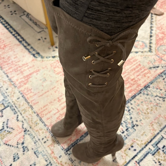 💋 New Thigh High Boots by J Lo - Picture 7 of 8